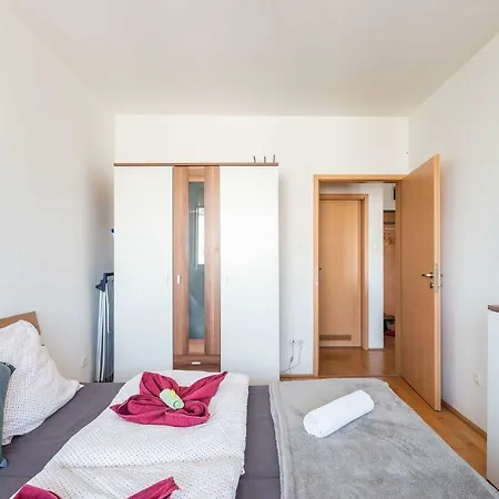 Riverview Deluxe/garage&swimming Pool Free Apartment *