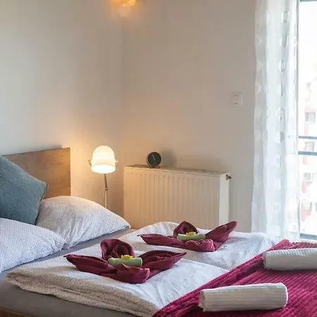 Riverview Deluxe/garage&swimming Pool Free Apartment *