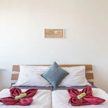 Riverview Deluxe/garage&swimming Pool Free